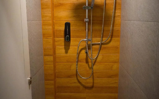 Comfy Bed Hostel - Adults Only