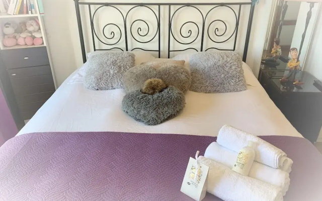 Modern Apartment 2 Bedrooms/2 Bathrooms, Quiet Balcony in a Palm Beach Area