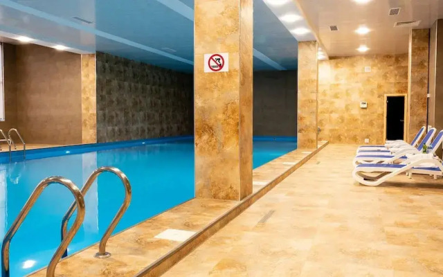 1BR with Balcony Pool & Sauna