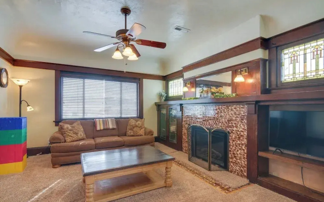 Beautiful Historic Home Near Bryce Canyon!