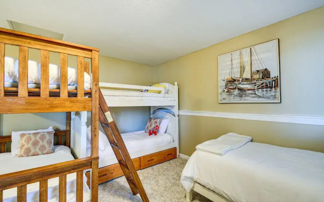 Charming Poulsbo Retreat: Hood Canal Views!