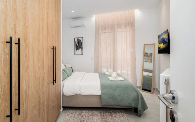 Spacious luxury 2BR flat - Pagrati sq.