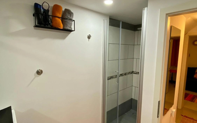 Gemütliche möblierte Souterrain Wohnung