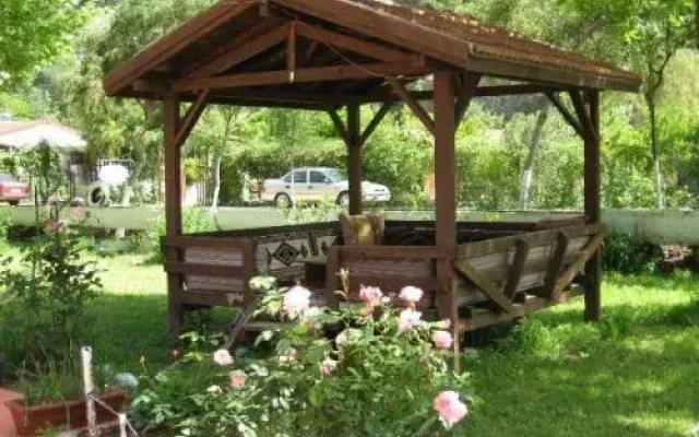 Artemis Hotel