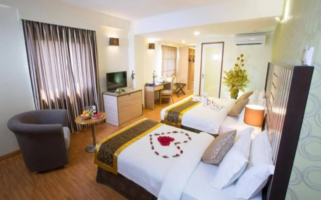 Uptown Hotel