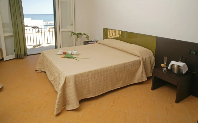 Cerri Hotel