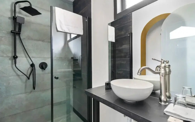 Helios Boutique Suites by La Finca Hotel