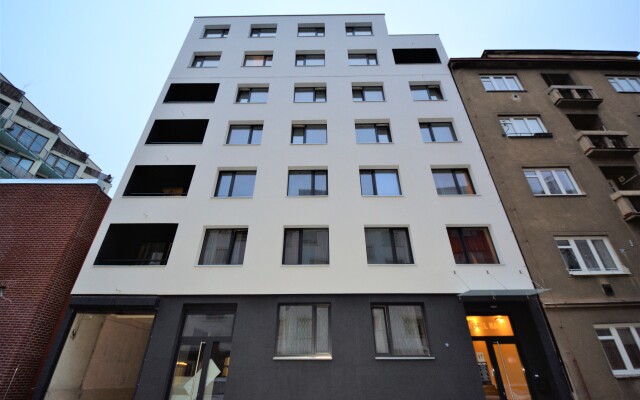 Hotel Harfa вид на фасад