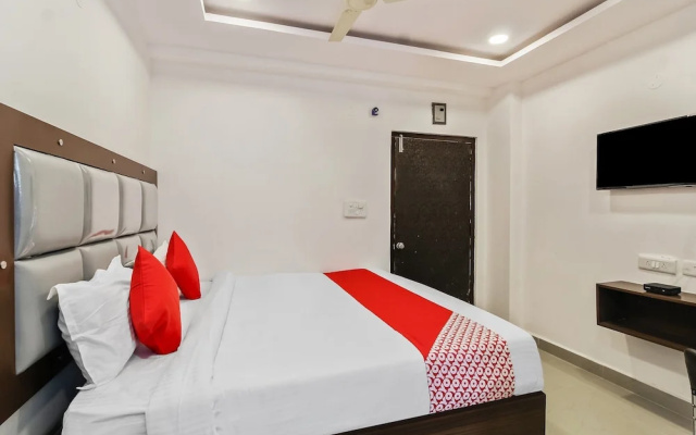 OYO 40807 Hotel Meena International