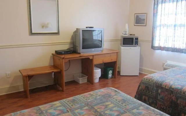 Shoreline Suites