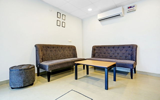 Super Collection O Agniv Residency Near Saket Metro