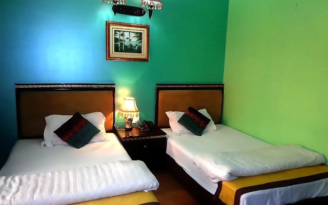 Revels Plum Hotel