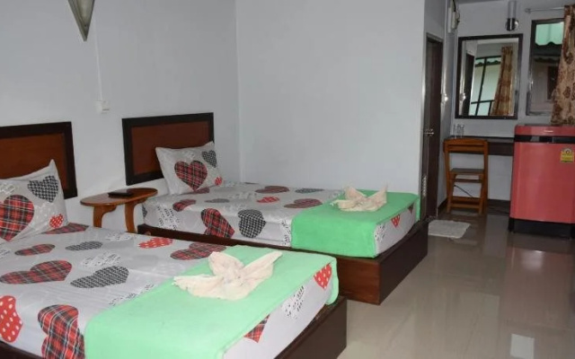 Bang Por Resort