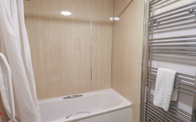 Jubilee First-floor Single Bedroom
