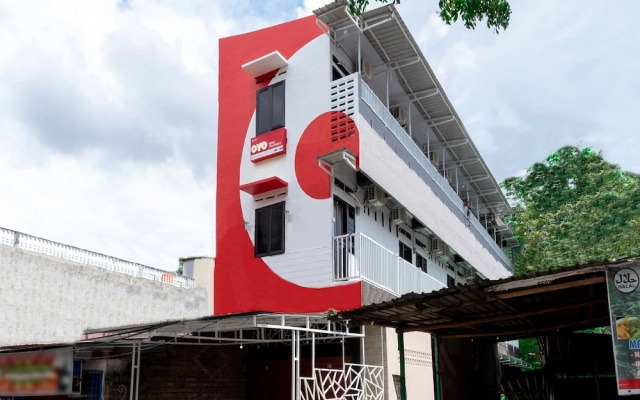 Dom Residence by OYO Rooms