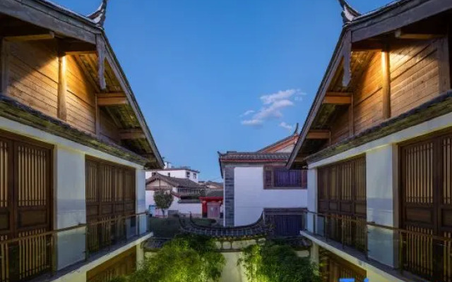 Huayu Donglin Boutique Holiday Hotel