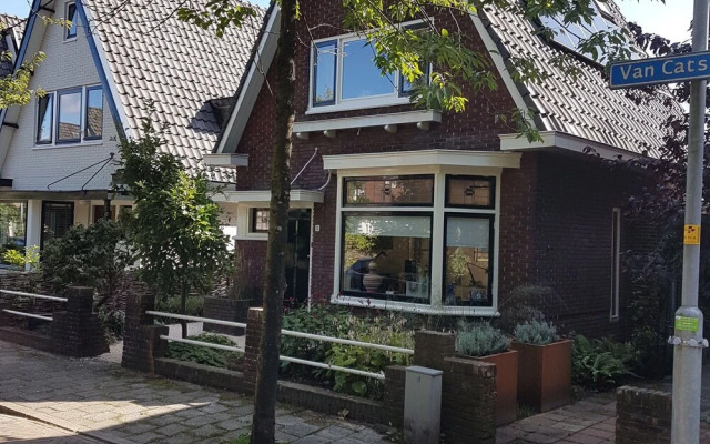 Luxury Holiday Home in Heiloo with Terrace And Garden