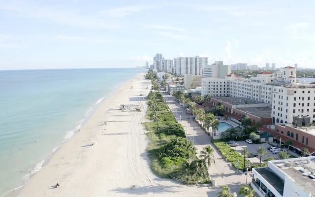 521 Studio Hollywood Beach