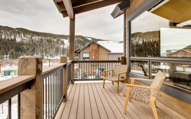 Spacious 3 Bedroom Townhome in River Run Village Within Walking Distance to Gondola and Restaurants