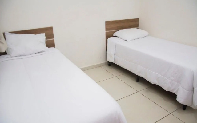 Leati's Hotel