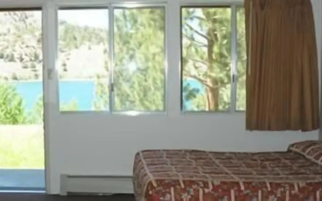 Boulder Lodge
