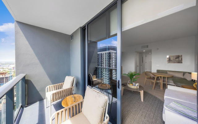 1-BD Condo in DTW Miami - City Views