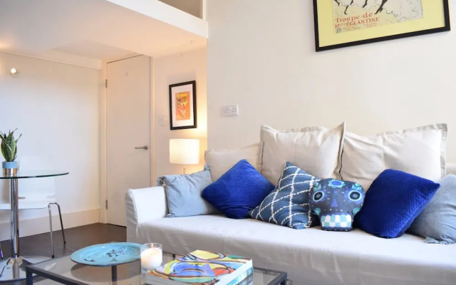 1 Bedroom Flat in Notting Hill With Mezzanine