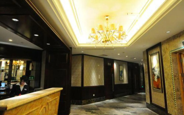 Sunshine Holiday Hotel