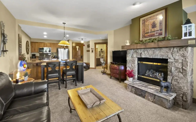Mountain Thunder Lodge 1213 1 Bedroom Condo by RedAwning