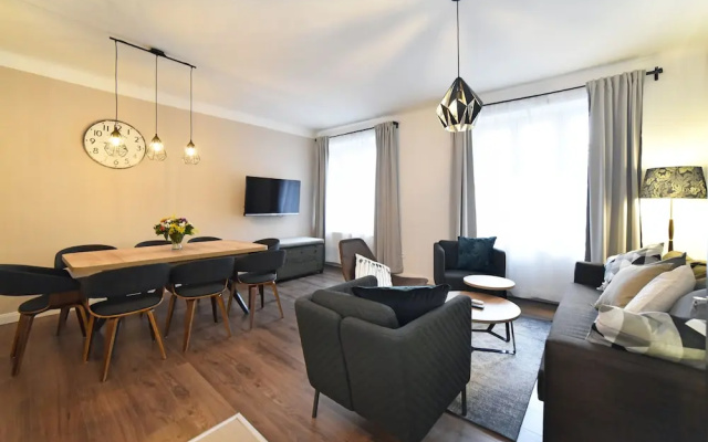 Premium Central Apartment & Room