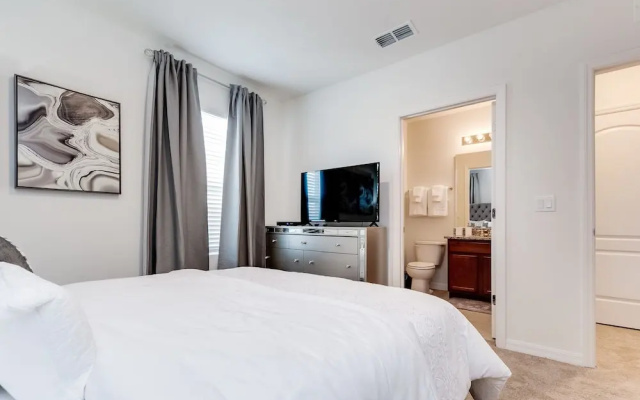 5280oak Luxury Ne 6 Bedroom 4.bath Home
