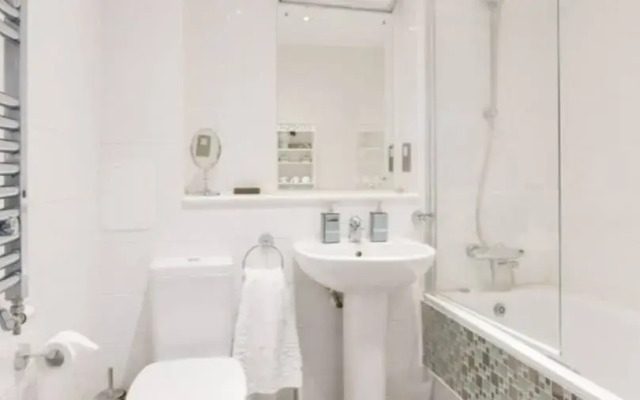 Lux 1-bed Apt. With Balcony