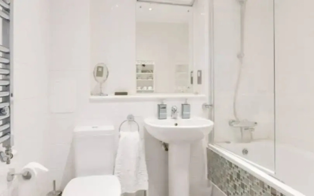 Lux 1-bed Apt. With Balcony
