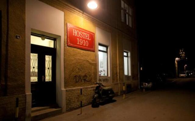Отель Hostel 1910 Сербия, Белград - отзывы, цены и фото номеров - забронировать отель Hostel 1910 онлайн вид на фасад