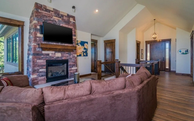 Aerie - 4 Br Home