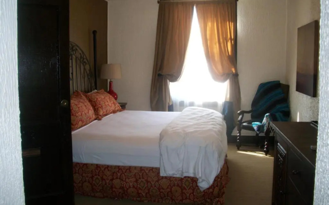 The Holland Hotel