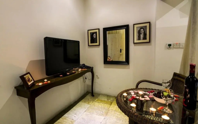 Anastous Traditional House