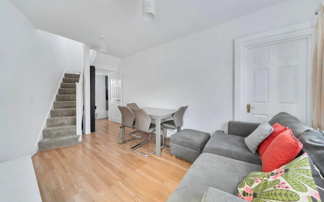 Near Airport - Pets - Parking - Wifi - Sleeps 2