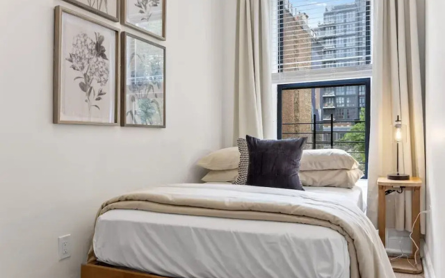Bright 3BR Harlem Home w In-unit Laundry