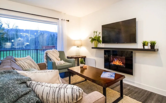 Revelstoke Retreat by Revelstoke Vacations