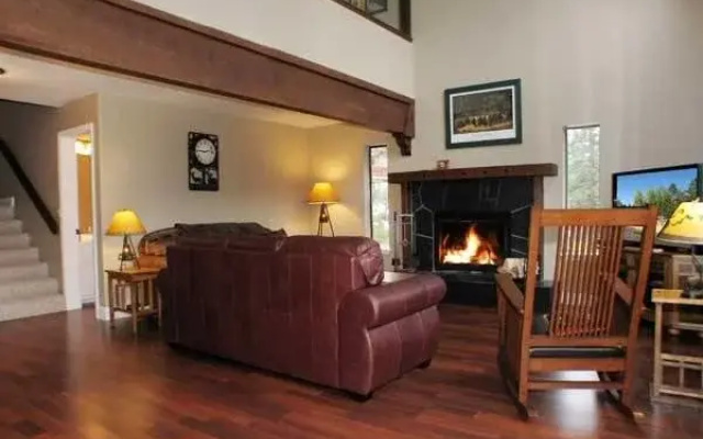Tahoe Tyrol Lodge by RedAwning