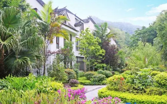 Rehai Hot Spring Resort · Meinvchi