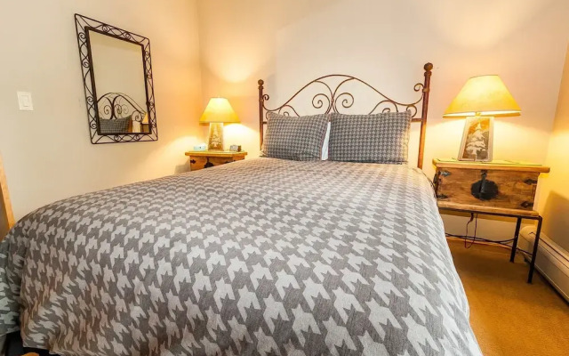 Jackpine Lodge by Summit County Mountain Retreats