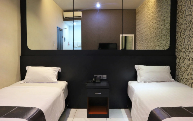 Candi Hotel