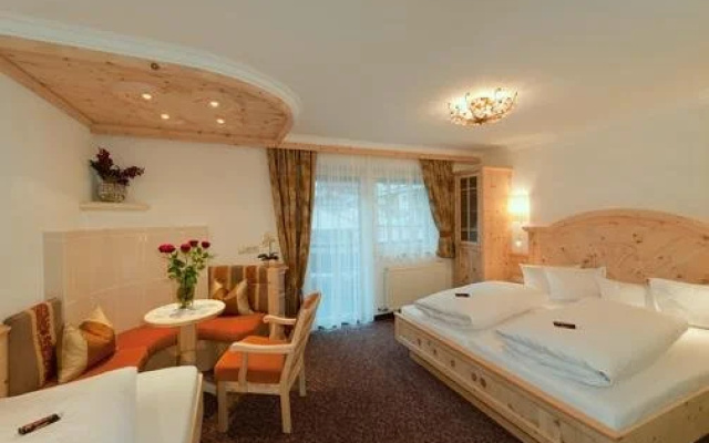 Hotel Garni Pazanella