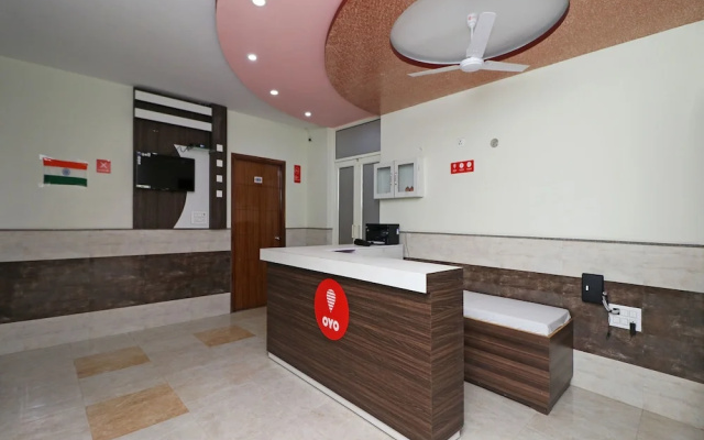 OYO 12065 Hotel Raj Palace