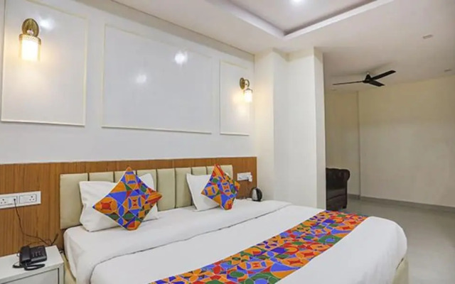 Fabhotel Cosmos