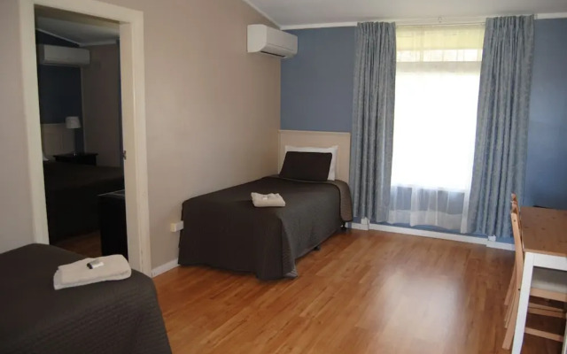 Airlie House Motor Inn
