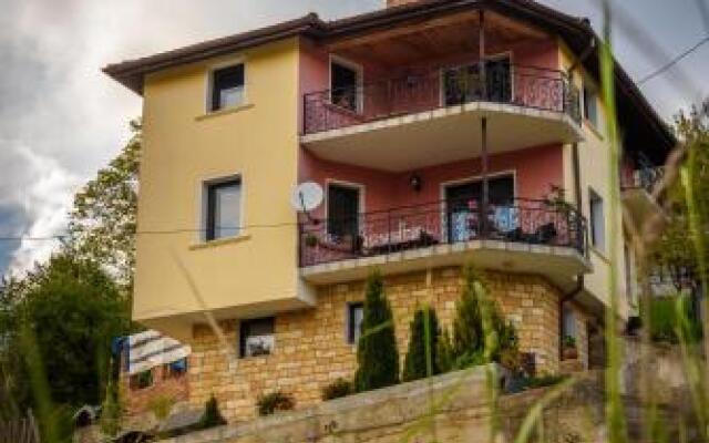 Отель Holiday Home Kalina Болгария, Чепеларе - отзывы, цены и фото номеров - забронировать отель Holiday Home Kalina онлайн вид на фасад