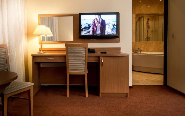 Hotel Nad Pisą